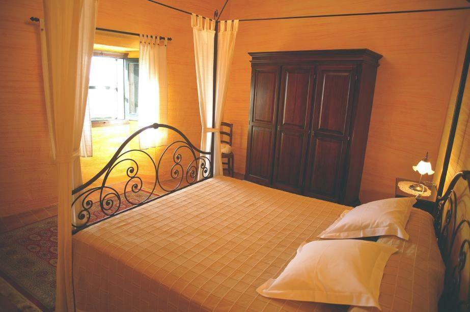 Mas Peraquintana Guest House L' Escala Екстериор снимка